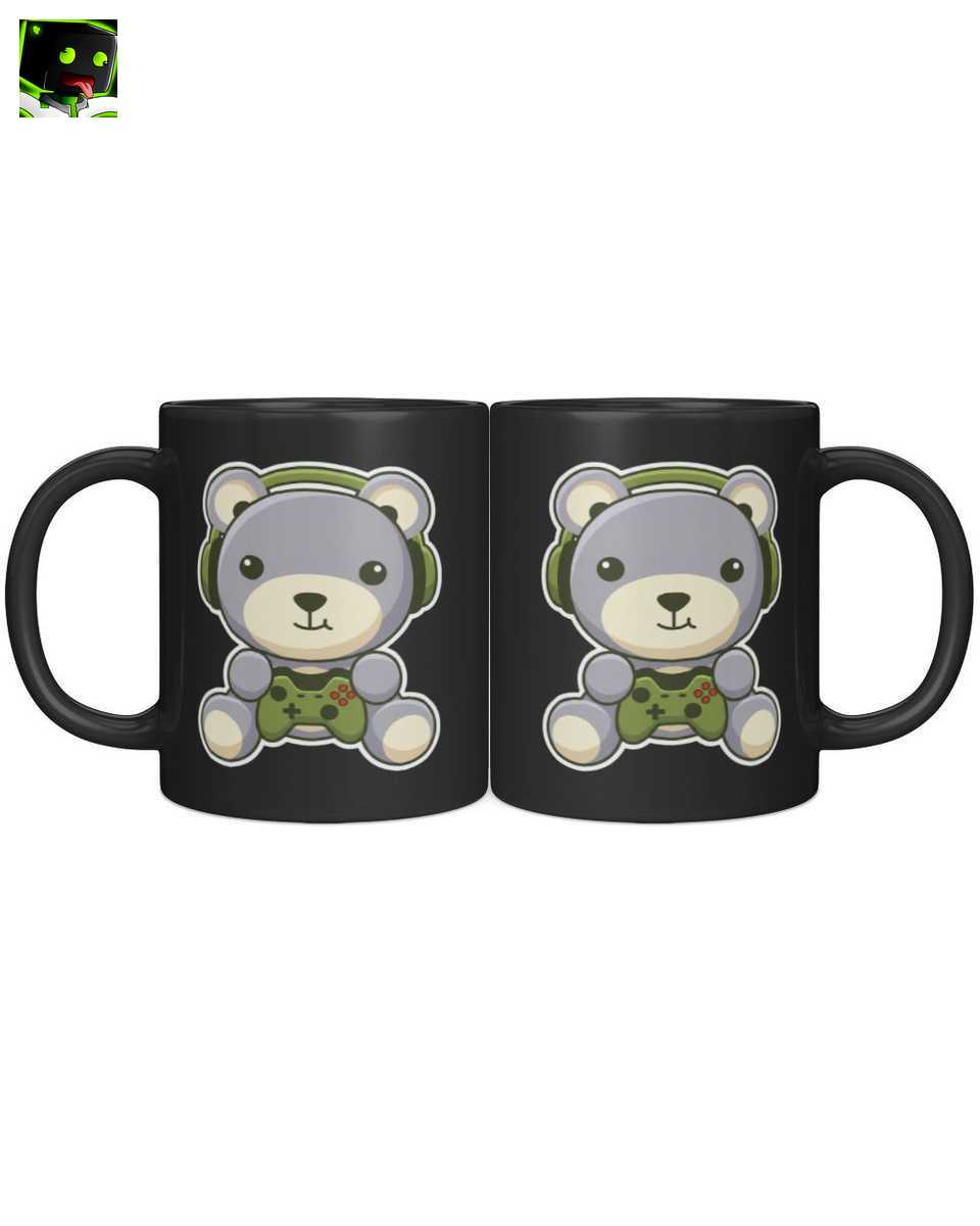 Süßer Merch: Zocker Teddybär Tasse für Gamer – Dein perfekter Gaming-Buddy 2 Süßer Zocker Teddybär Gaming Tasse – Kopfhörer & Controller Motiv – Schwarze Keramiktasse 11oz